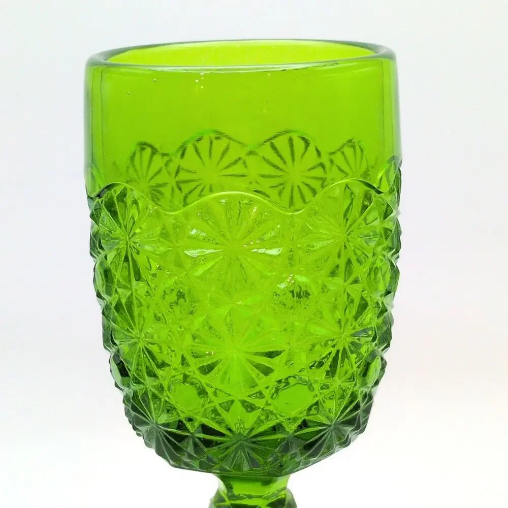VTG LE Smith Green Daisy and Button Pressed Glass Water Wine Stem Goblet 6.75in